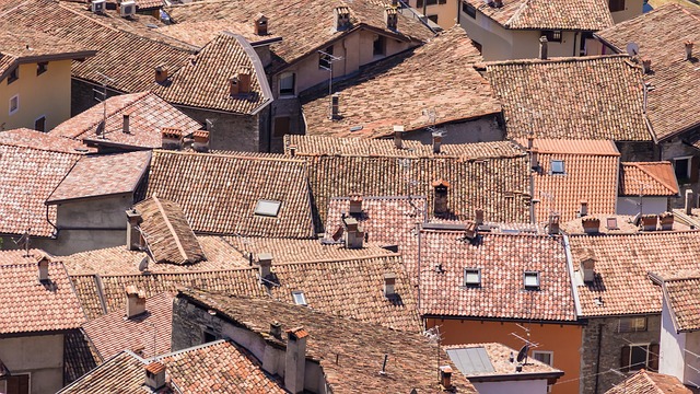 střechy